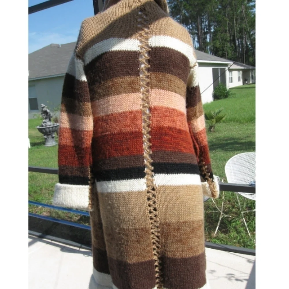 NEW HAND KNIT HOODED SWEATER COAT SIZE MEDIUM - Picture 2 of 9